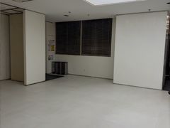 -卡罗酒店(东门晒布地铁站店)