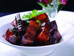 红肉焖冬笋.jpg-德州凤冠假日酒店