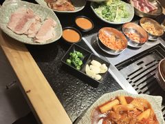 -臻牛烤肉