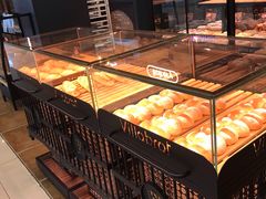 面包甜点陈列柜-酵墅·手感烘焙(印象汇店)