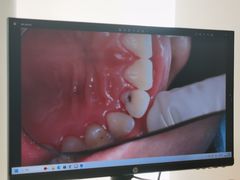 -瑞尔齿科(南京东路名人诊所)