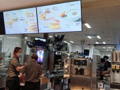 -麦当劳(汉口火车站候车室店)