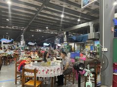大堂-鸿港海鲜批发市场
