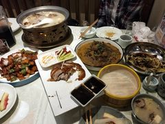 -依江春水烤鸭店