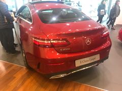 -上海星瀚奔驰4S店(红柳路店)