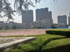 -东港市第二中学