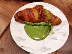 爆浆抹茶可颂-DECAMERON十日谈(卓悦汇店)