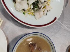 -明本湛江鸡•海鲜小厨(陈家祠店)