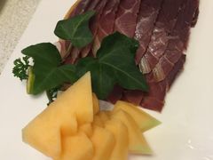 宣威金线火腿配哈密瓜-云腾食府·云南菜