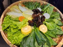 -尚尚仙·酸汤猪手·猪肚鸡火锅(华联万柳购物中心店)