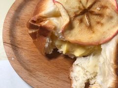 苹果卡仕达面包-多乐之日(和平伊势丹店)