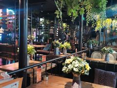 -临界音乐酒馆·小龙虾·江湖菜(华熙LIVE·鱼洞店)