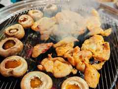 -围炉肉舍•炭烤活鳗•丹东海鲜烤肉(步行街店)