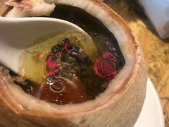 泰式椰皇炖乌鸡汤-陈鹏鹏潮汕菜(宝安机场T3航站楼店)