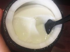 -志龙皇冠吃货椰子铺