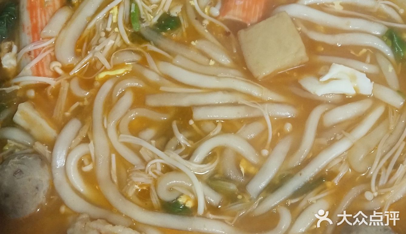 一人食吃什么~那就烧一份金针菇丸子土豆粉吧