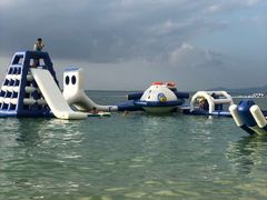 -Rizzan Sea Park Hotel Tancha Bay室内游泳池