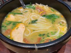 -银米·云南传统过桥米线(双廊黑金冠店)