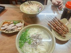 -亮亮面馆(经六路店)