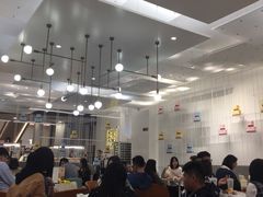 大堂-奈雪的茶(市百一店)