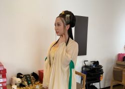 点击看大图 -盘子女人坊古装写真摄影(深圳店)