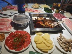 -二荆条·蜀鲜汇城市森林火锅