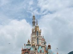 -小镇影院迪士尼小熊Duffy与他的朋友合影地