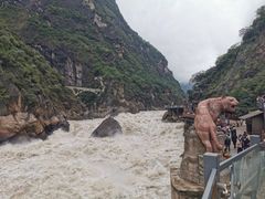 -丽江虎跳峡景区-售票处