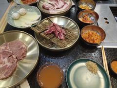 -臻牛烤肉