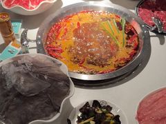 -茅草房·河畔园林火锅