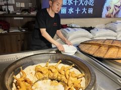 -头上红煨盐鸡·非遗院子餐厅