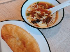 小油条配酸辣汤-味莊·青岛菜(云霄路店)