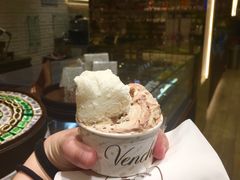 双层榛子巧克力-VENCHI 闻绮(北京国贸商城店)