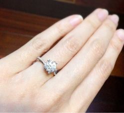 -威德钻石-克拉钻大本营(南京东路店)