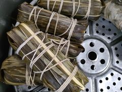 花生蛋黄肉粽-骆记肠粉油糍