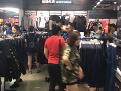 -NIKE上海青浦换季优惠店