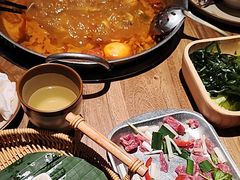 -野山舂·贵州现舂酸汤火锅(鸿通城店)