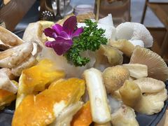 -一朵菌·野生菌探索家火锅(南亚店)