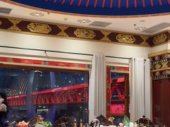 -小天鹅火锅·一线江景洪鼎旗舰店(洪崖洞店)
