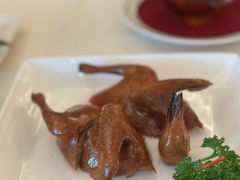 脆皮乳鸽-利苑酒家(合景国际金融广场店)