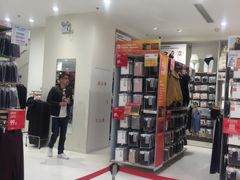-优衣库(上海金桥国际商业广场店)