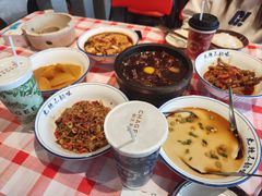 -笨豆腐居民楼菜馆•江西小炒(天津开发区店)