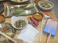 -青瓦餐厅·生鱼片·韩园烤肉(西塔店)