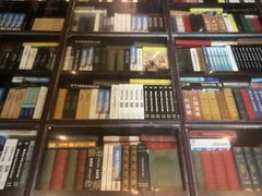 -钟书阁(松江泰晤士小镇店)