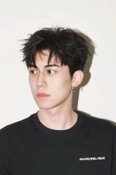 -一家只做男发烫染的店