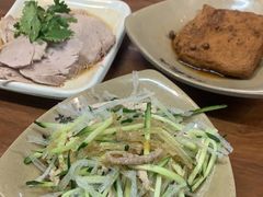 -亮亮面馆(经六路店)