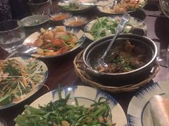 -Cuc Gach Quan Restaurant