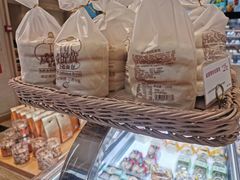 咸蛋黄松松面包-85度C(广州石牌桥店)