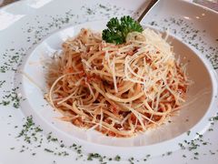 -Chom Cafe and Restaurant