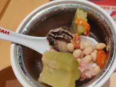 -华记煲仔华·煲仔饭(市桥易发店)
